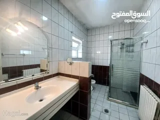  1 شقة غير مفروشة للإيجار 550م2 ( Property 17530 ) سنوي فقط