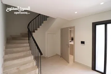  2 فيلا مميزة متلاصقة للايجار في عبدون