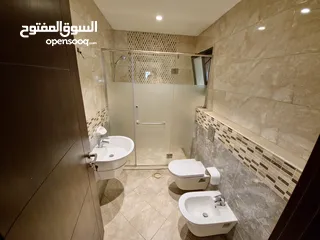  7 شقة فارغة للايجار لم تسكن في الكرسي 239 متر