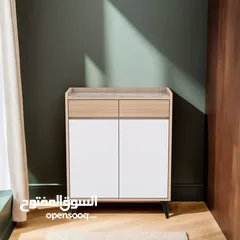  2 خزانة مودرن بستايل أوروبي راقـي تصميم خشبي راقي بلون بيج فاتح مع أبواب سادة بلون سكري أنيق