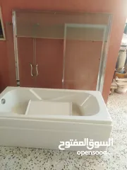  1 بانيو حمام.