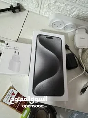  1 iPhone 15 pro max 256  بطارية 100  56 شحنة مش مفتوح ولا مصلح موجود بالخليل