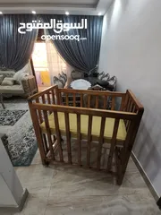  1 سرير أطفال  بحالة ممتازة