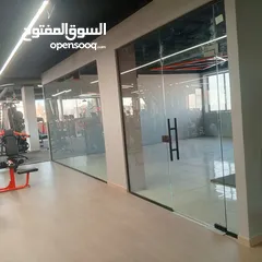  4 تفصيل تنفيذ وصيانة ابواب واجهات السيكوريت بافضل جوده ووقت وسعر