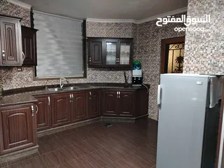  12 شقة مميزة للبيع