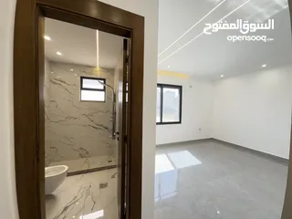  14 شقة فخمة طابق اخير + مع روف