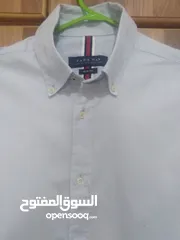  16 قمصان رجالي و وولادي جميع المقاسات ماركة زارا وبولو بأسعار مخفضة القميص ب دينارين
