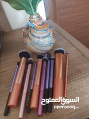  14 عطور ومكياج اصليه تم شرائهم من خارج الاردن (فرنسية وايطالية )