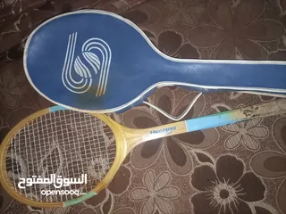  2 مضرب ريشه.