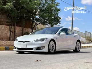 20 Tesla Model S Long Range Plus 2020 White interior