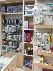  5 بضاعة محل للبيع