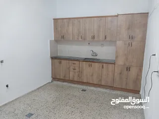  2 شقه سكنيه للايجار