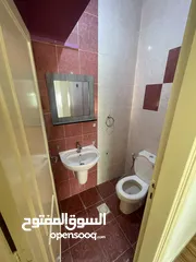  8 شقه مع روف للبيع ماركا الجنوبيه مقابل مسجدالفردوس   مساحه الشقه   111محلات محمد    رفيق