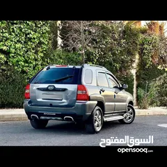  3 كيا سبورتج 2005 للبيع ب5500 قابل للتفاوض بشكل بسيط.
