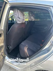  7 فورد فيستا نظيفة جدا و ممشى قليل جدا