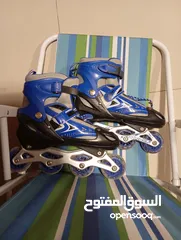  1 بوت عجال (سكيت - skate ) مستعمل لمده بسيطه  مع شنطة السكيت  مناسب من نمره 39 - 43 / يتوسع.