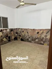  6 بيت طابقين للبيع كاش  في مخيم الزرقاء