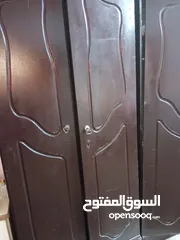  1 خزانة شبابية  ظرفتين سعر حرق خشب لاتية لا يوجد نقر او كسر