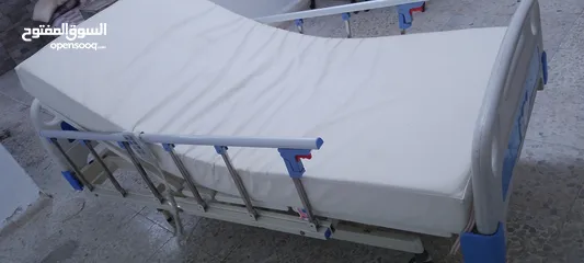  7 سرير طبي كهربائي مستعمل شبه جديد وكاله