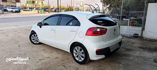  2 كيا برايد وبيجو با تنر