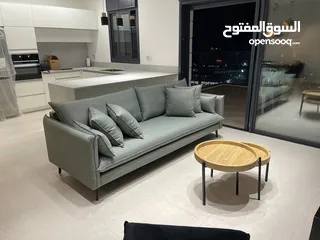  4 2700شامل التوصيل واللون اللي بناسبكم