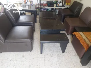  1 اثاث مكتبي في حالة ممتازة كنب+طربيزات بلكامل