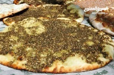  17 مطعم معجنات للبيع يعمل منذ 1995لغايه الان بشكل ممتاز  موقع ممتاز وله زبائن تبحث عن الجوده والطعم