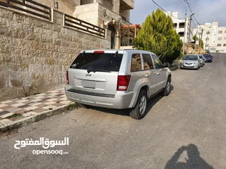  2 جيب شيروكي لاريدو موديل 2008