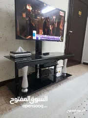  2 طاوله تلفزيون ممتازه ونظيفه