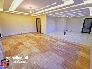  3 شقة واسعة فاخرة للبيع خلف المدارس العالمية