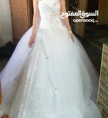  1 فستان عروس أبيض