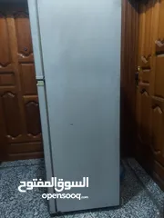  4 عرض بيع ثلاجه كبيره ولابها شيء إلا نازل التبريد ضعيف اما الفريزر ثلج ملاحظه الثلاجه بخار