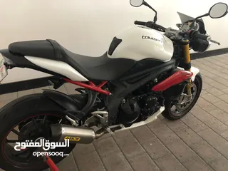  4 للبيع دراجة ريسنغ Triumph Speed Triple S 1050cc