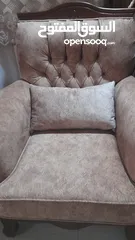  2 كنب مع انواع المخدات