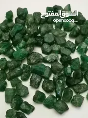  4 Emerelad زمرد اخضر طبيعي اصلي زامبيا سعر القيراط 100دولار.. طبيعي اصلي غير مسخن ولا معالج.  تحفه روع
