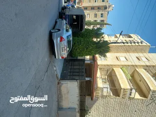  30 شقة أرضية سوبر ديلوكس مع ترس وكراج خاص منطقة جميله وقريبة من الأسواق والخدمات 3 مداخل