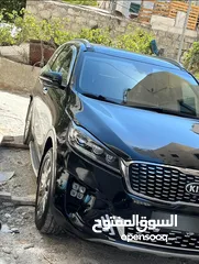  3 كيا سورنتو 2018 ترخيص 2017 سيارة مميزة  اضافات +++  لا ينقصها ولا اضافه سيارة في حالة الوكالة
