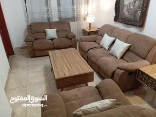  5 ريكلاينر مستورد امريكي اصلي الليبل عليه ماركة هوم سنتر  6 مقاعد للبيع بسعر حرق اقل سعر بالمملكة