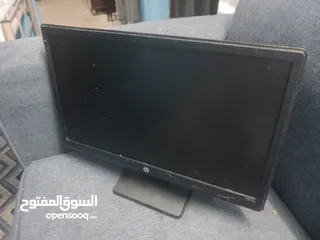  2 HP moniter in good condition (whatsapp only)