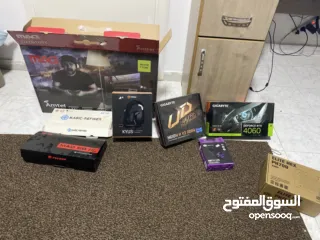  7 جهاز كمبيوتر مستعمل شبه جديد عرض مع عدة احترافية جيمنج