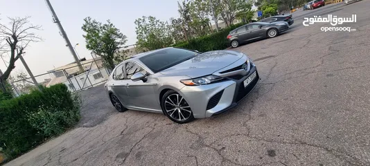  1 Toyota Camry SE 2018