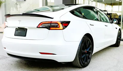  12 تيسلا 2022 model 3 فحص كامل 4 جـــيـــد بدون ملاحظات بودي (كرت ابيض) بحالة الوكالة بسعر لقطة ومحرووق
