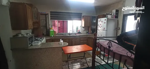  10 شقة في موقع مميز جدا