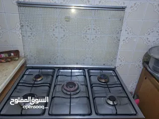  3 فرن غاز إيطالي بحاله ممتازه جدا الفرن بالصلاة على النبي تعال وافحص وشوف بعينك