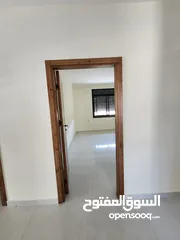  8 فلل للبيع في سردا