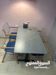  5 طاولات وكراسي للبيع