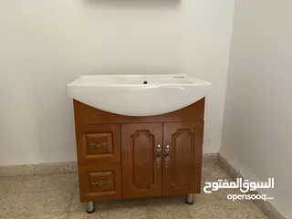  3 خزانة حمام مع مغسله ومراه (طقم جديد غير مستخدم) للبيع