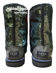  2 UGG SEQUINS