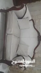  2 كنب خشبي زان للبيع مع طاوله وطرابيزتين صغار  بسعر ممتاز