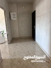  6 شقه جاهزه طابق ثالث